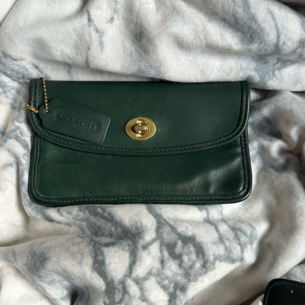 Vintage Coach turn lock Case Bottle Green style 7171